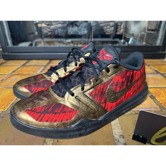 Youth 7y Nike Kobe Mentality Iron Man Red Gold Basketball Shoes 705387-008 - Picture 4 of 9